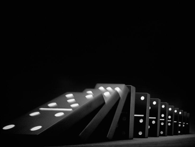 Social Media Domino